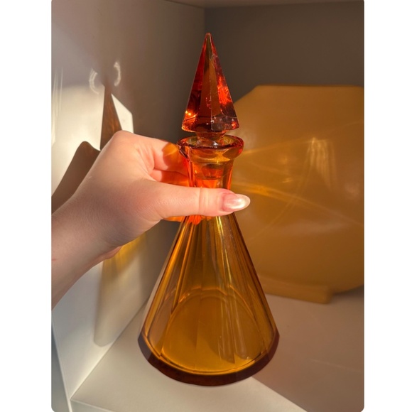Vintage Art Deco • Amber Crystal Cut Glass Glass Large Prism Style Decanter - Picture 5 of 10